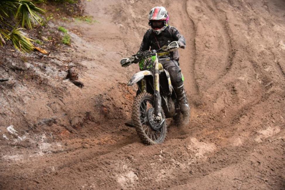 Craig DeLong was forced to make a pit stop on lap one to obtain roll-off goggles.