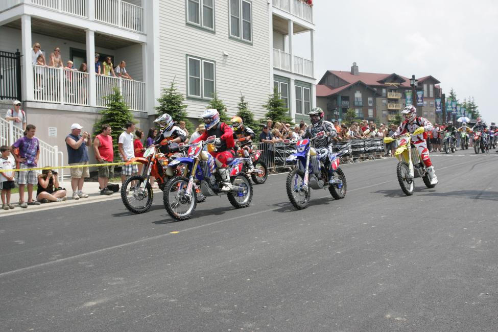 Here's some start action from Snowshoe in 2010. On the far side is the #8 of Cory Buttrick, and that's Kailub Russell in his XC2 class title defense on the white plated #1 machine. #3 is Charlie Mullins with defending champion, Paul Whibley on the #1 and eventual 2010 champion Josh Strang on the #2.