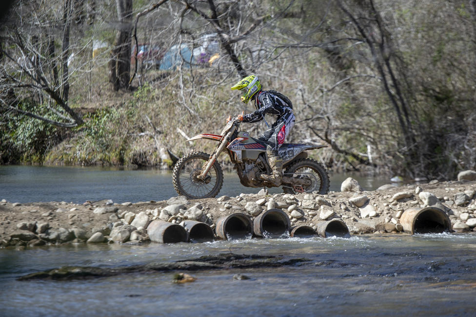 Simon Johnson pushed to 4th place in 250A class.