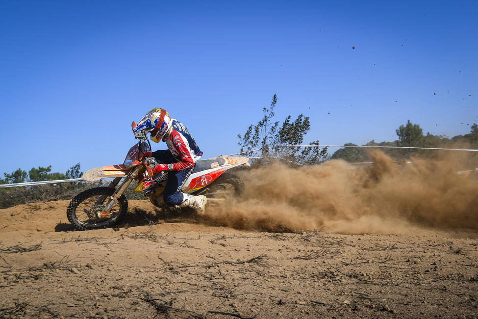 KR and the rest of the U.S. World Trophy Team are looking good, while holding onto the lead after 4 days of racing in Portugal! Keep up-to-date by downloading the ISDE App on your phone, or by clicking HERE.