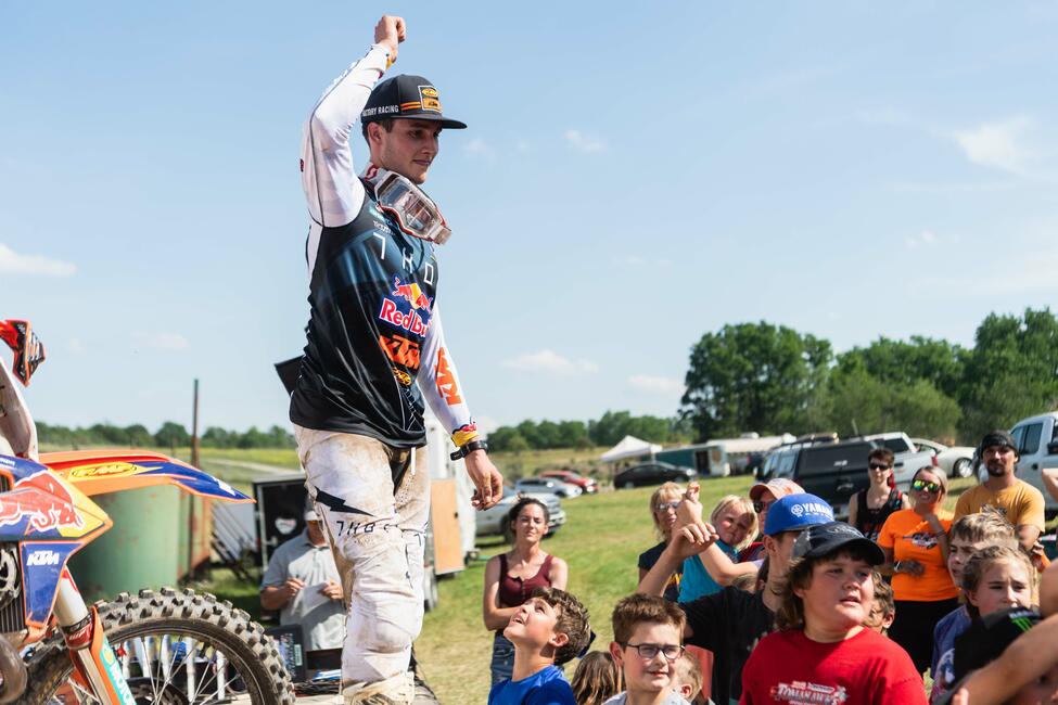 untitled_shoot-076-3-29-90