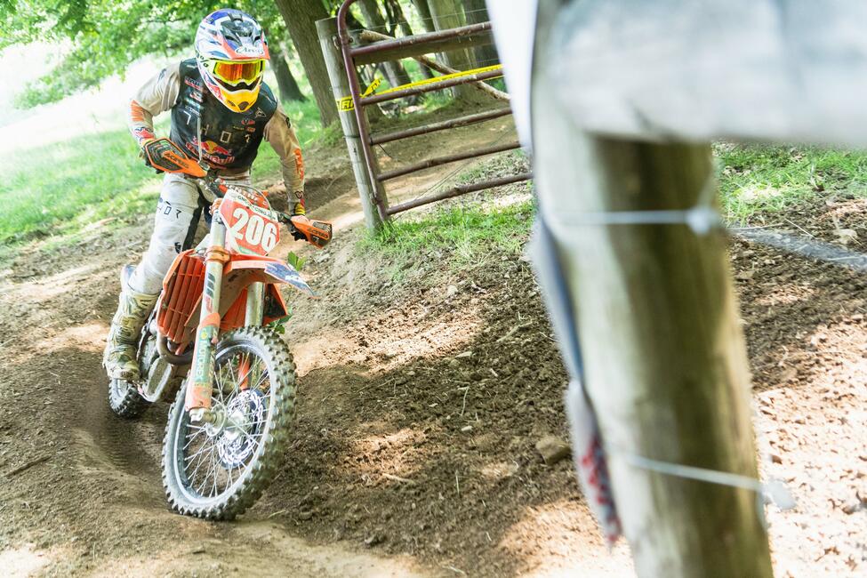 untitled_shoot-054-3-23-72