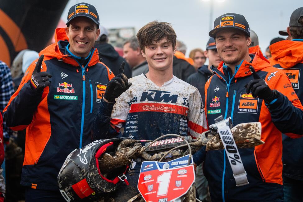 untitled_shoot-090-3-124