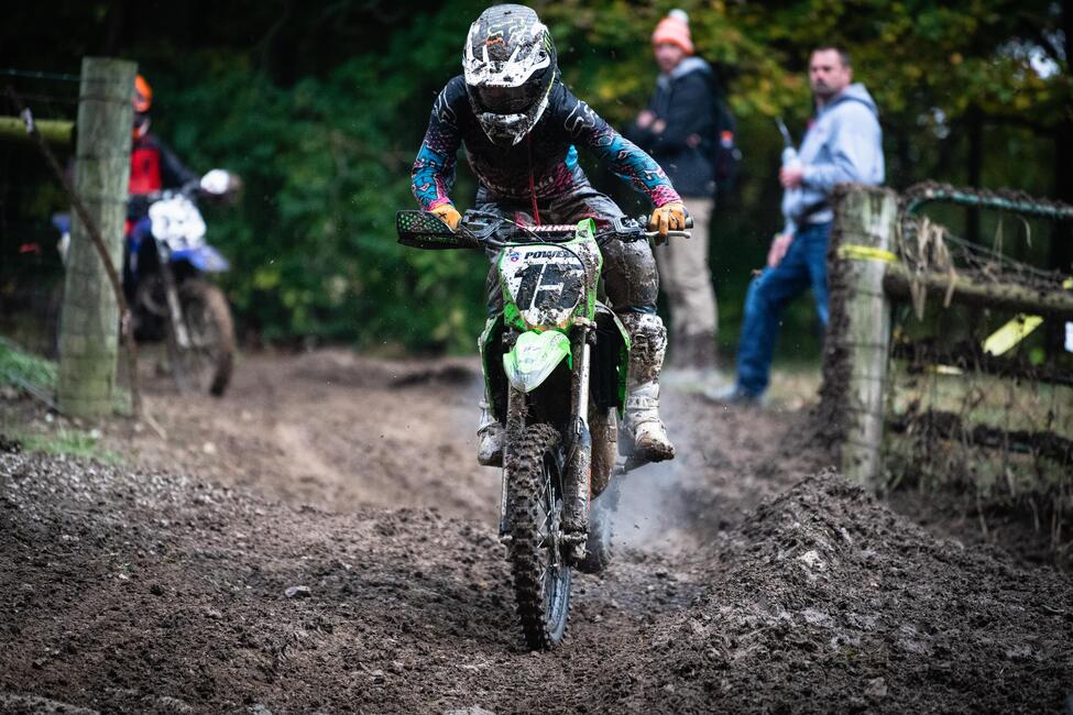 untitled_shoot-052-3-108