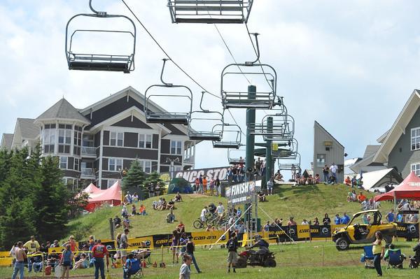 There's plenty of activities to keep the whole family busy at Snowshoe Resort 