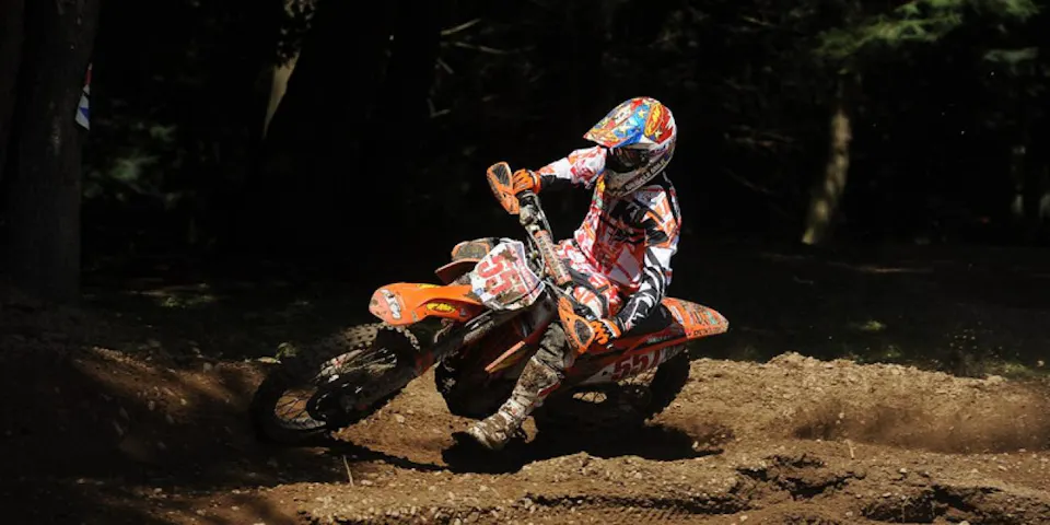 Two Points Separate Russell and Mullins Heading into Round 11