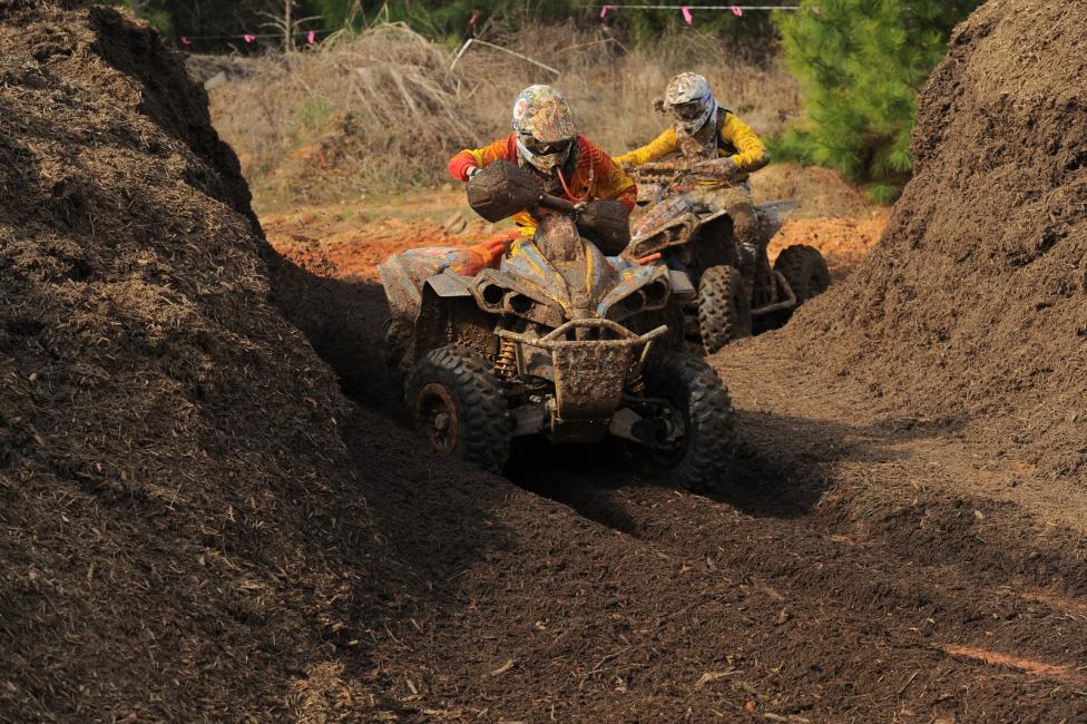 Bryan Buckhannon (front) and Jordan Phillips (behind) lead the 4x4 Pro Class 
