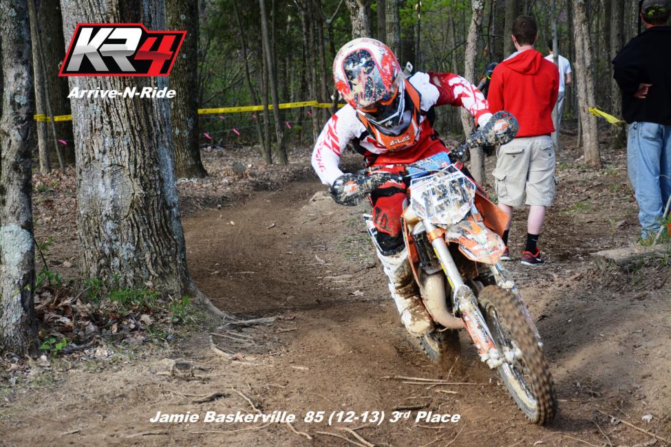 Jamie Baskerville battled through the pack for a third place finish in the 85 (12-13) class