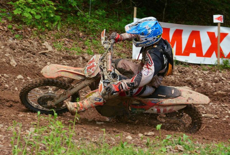 Charlie Mullins leads the series by 8 points over Russell