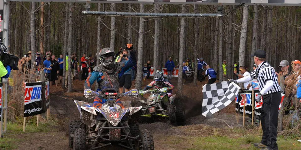 Fowler Wins Opening Round in Florida