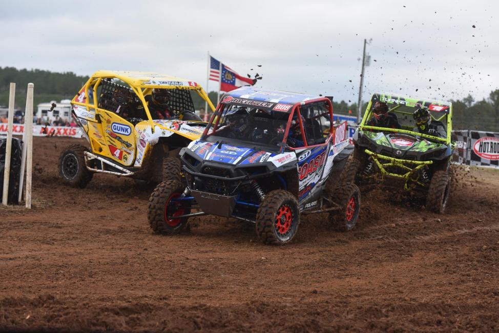 Scott Kiger jumped into the early lead, but suffered a mechanical issue causing him to lose substantial time 