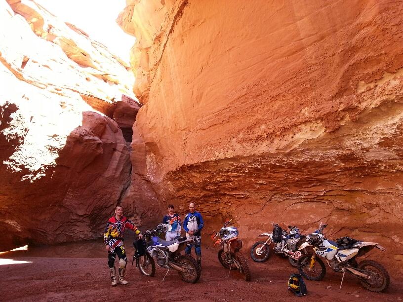 The guys check some awesome Utah scenery out.