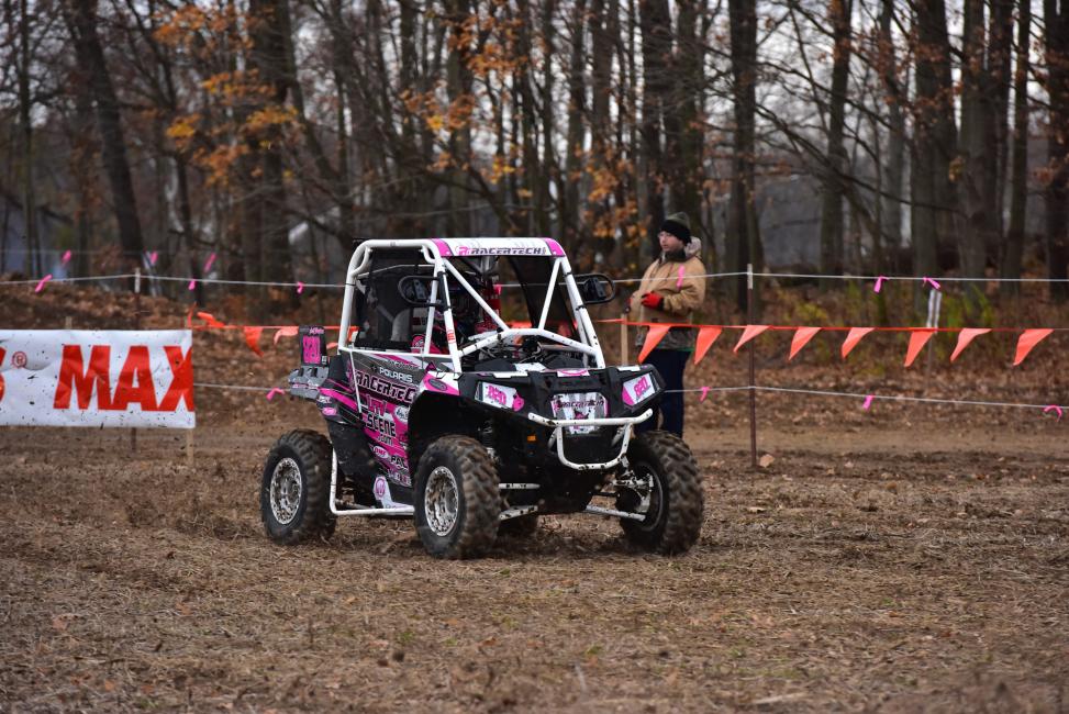 After suffering a life changing injury in January 2015, Jesi began racing in the Single Seat class with some help from a number of people!