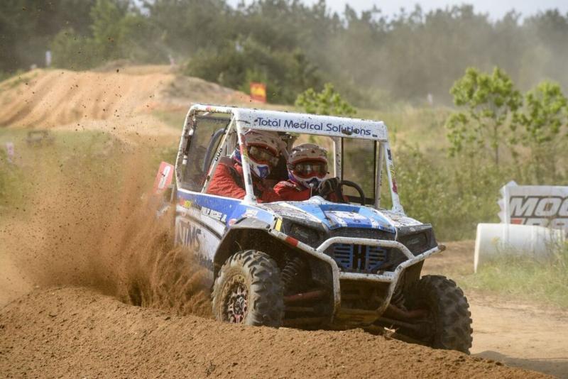 The sandy South Carolina track presented dusty conditions in some spots. Photo: Ken Hill 