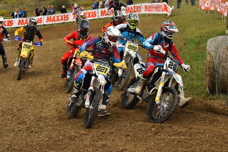 Brittan Laird (221) and Hunter Williams (229) battled up front together. Photo: Ken Hill