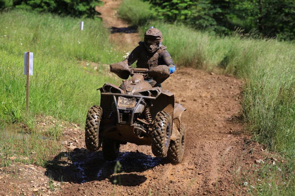 Doug Robey piloted his Dirt Commander equipped Can-Am to another 4x4 A class victory.