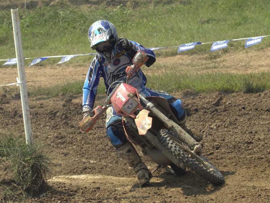 Shane Watts navigates the Mathews Farm GNCC course in 2001.