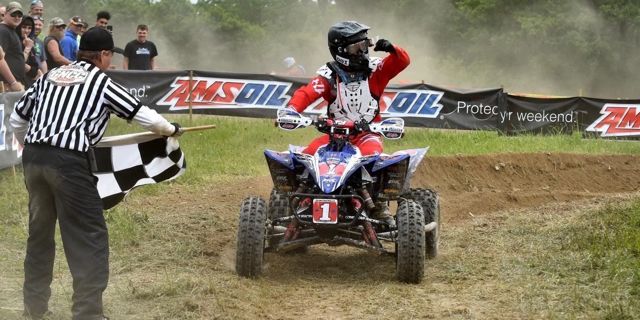 Walker Fowler Extends Points Lead with Dunlop Tomahawk Win