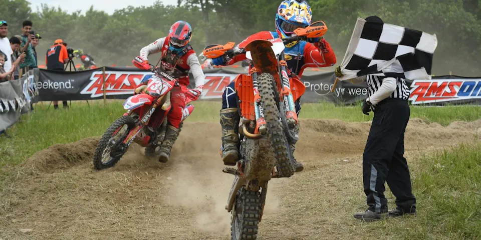 Russell and Bollinger Battle to the Wire at Dunlop Tomahawk GNCC