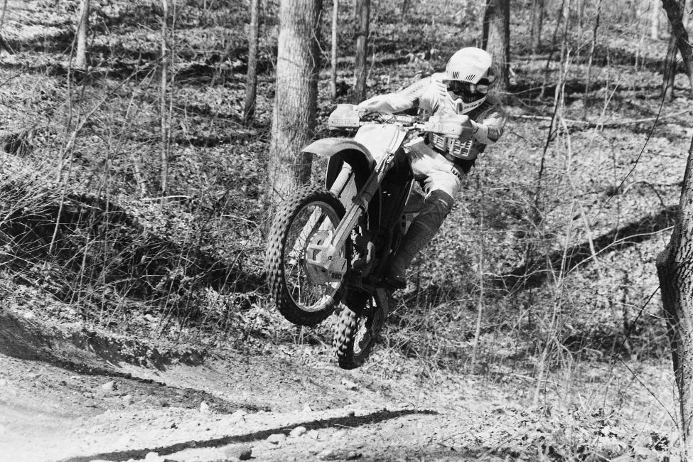 Here's a cool Loretta Lynn's throwback from 1991!