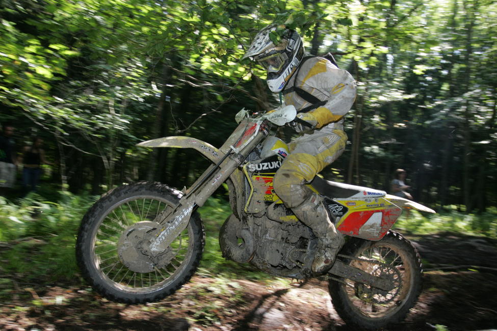 Glenn Kearney works his way through the rocks at the 2007 Mountain Ridge GNCC!