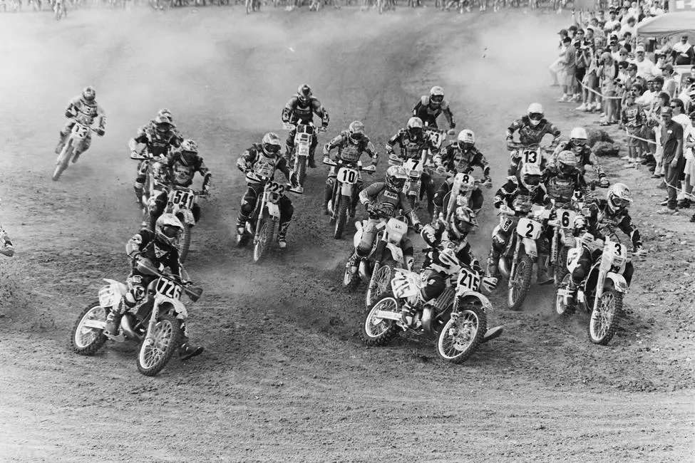 And here's that same starting line from the same year, but this time with motorcycles!&nbsp;