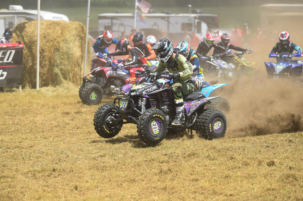 Action Off-Road/Maxxis/Bud Lubricants’ Austin Abney jumped out to grab the XC2 Pro-Am class holeshot.