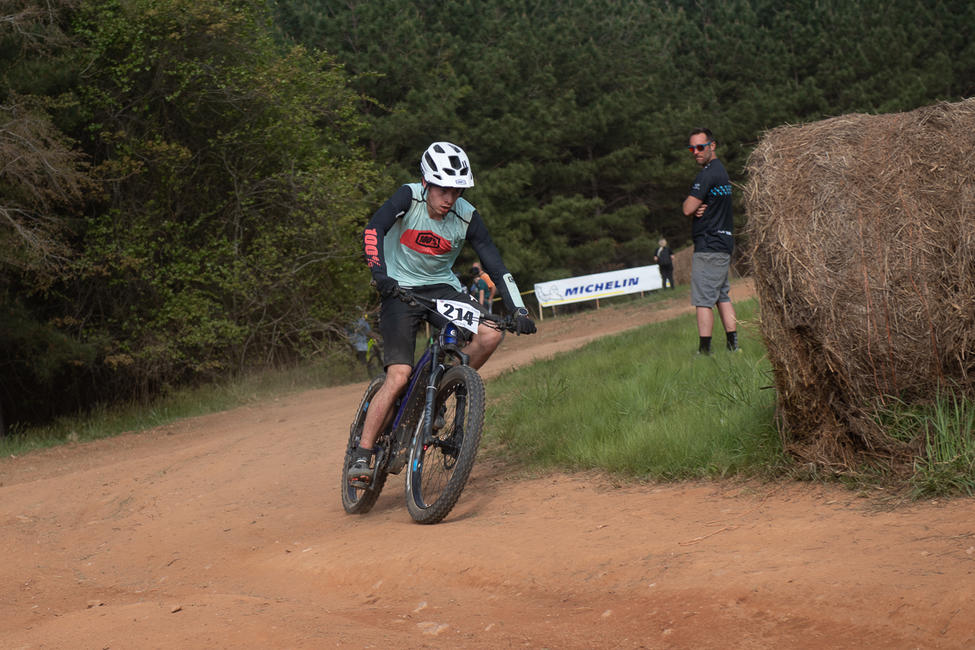 Despite crashing in the first turn, AmPro Yamaha’s Ty Teasdale took first in the Amateur class with a sixth overall finish. Photo: Shan Moore
