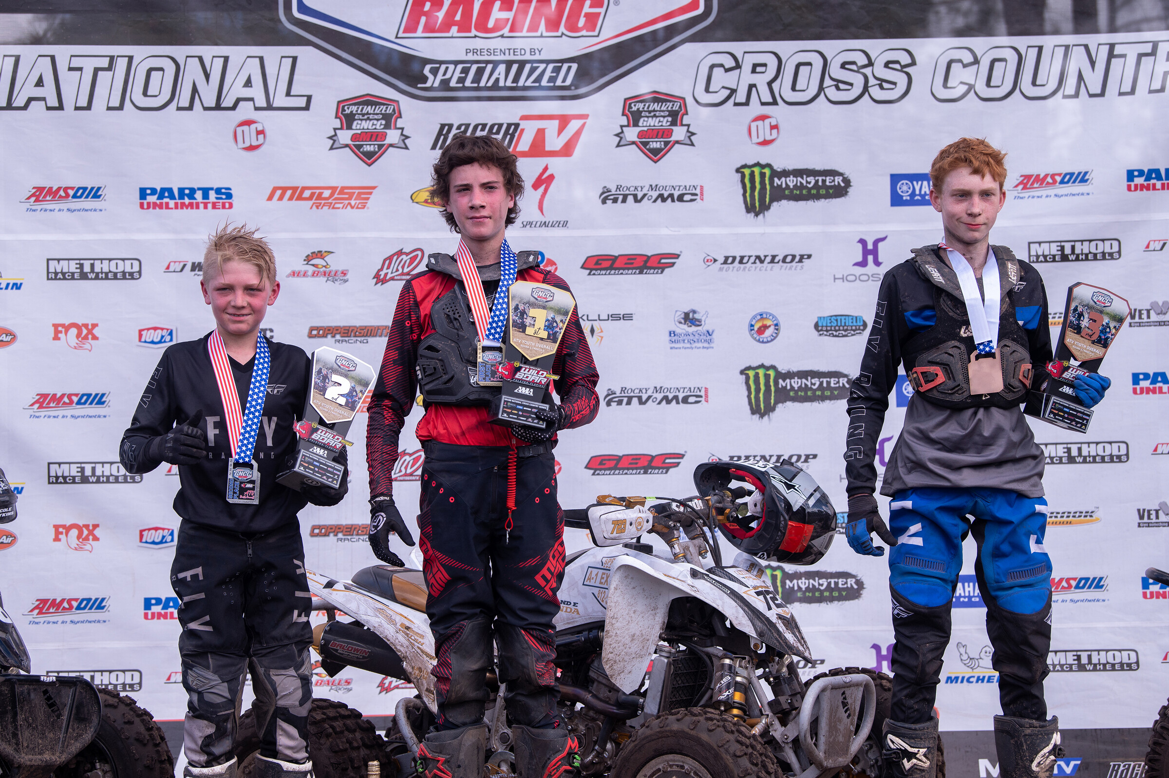 Caden Spires (center), Cole Lykins (left) and Cody Whitaker rounded out the youth overall.
