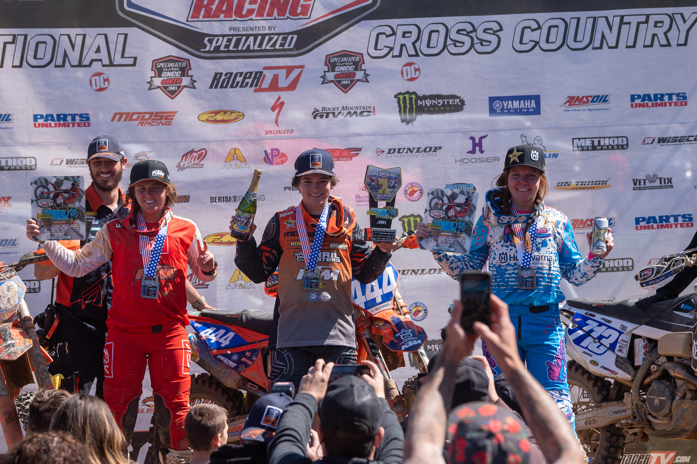 Korie Steede (center) earned her first-career WXC win as West Coast-racer Brandy Richards (left) earned second and Tayla Jones (right) claimed the third place position.