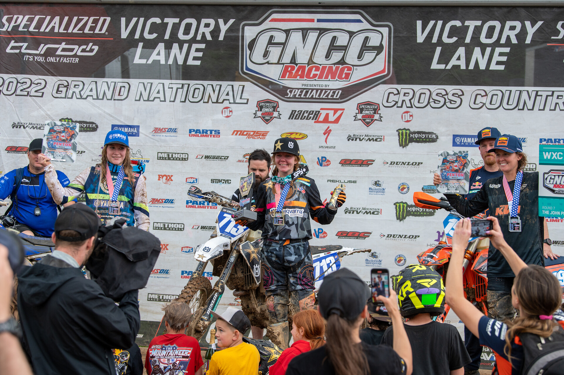 Tayla Jones (center), Brandy Richards (right) and Rachael Archer (left) rounded out the WXC class top three.