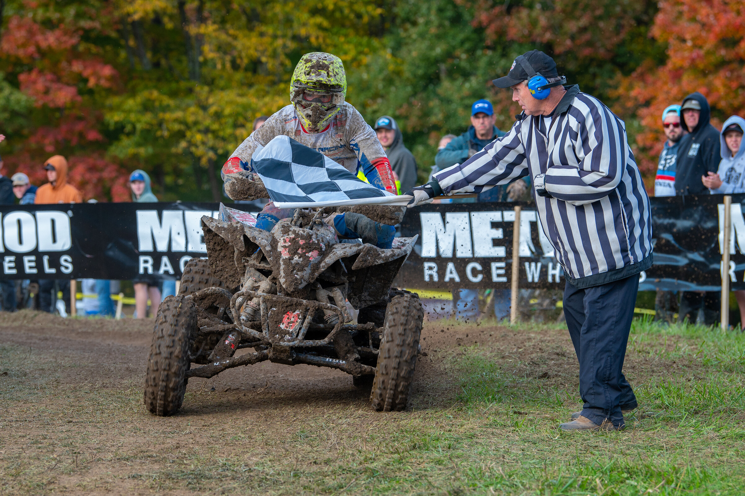 Brycen Neal (Magna1 Motorsports) battled back to earn the overall win, and gain a 12 point lead over Fowler with one more round of racing to go.