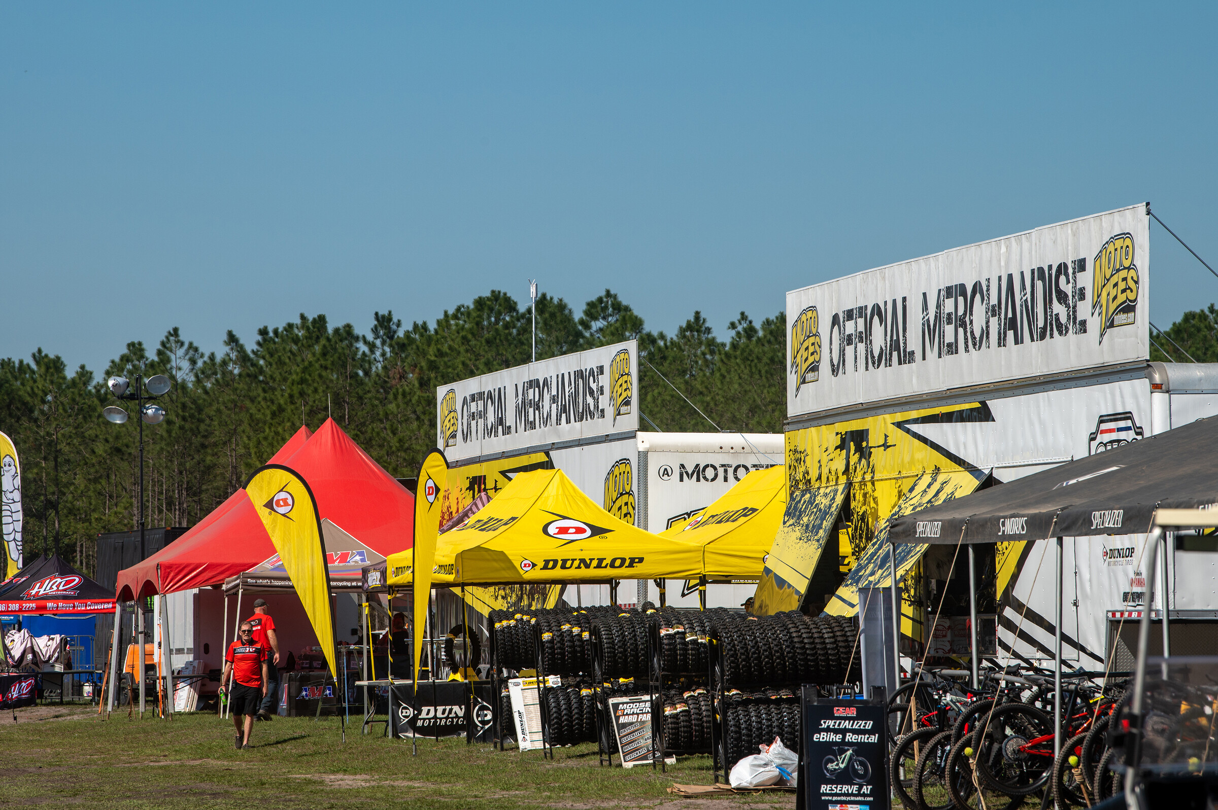 MotoTees is the official merchandise of the GNCC Series.