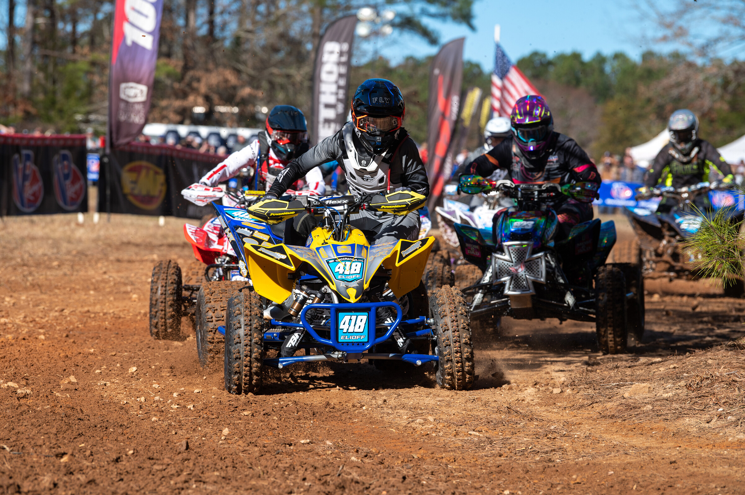 Elioff would grab the early lead and take the win at round one.