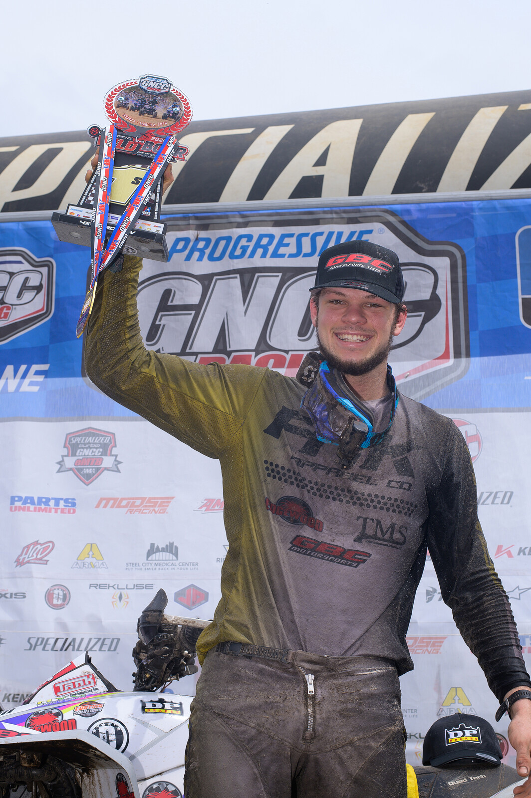 Brandon Frazier (Pro Row 784/TMS/Edgewood/DeRisi) earned the 4x4 Pro class win.