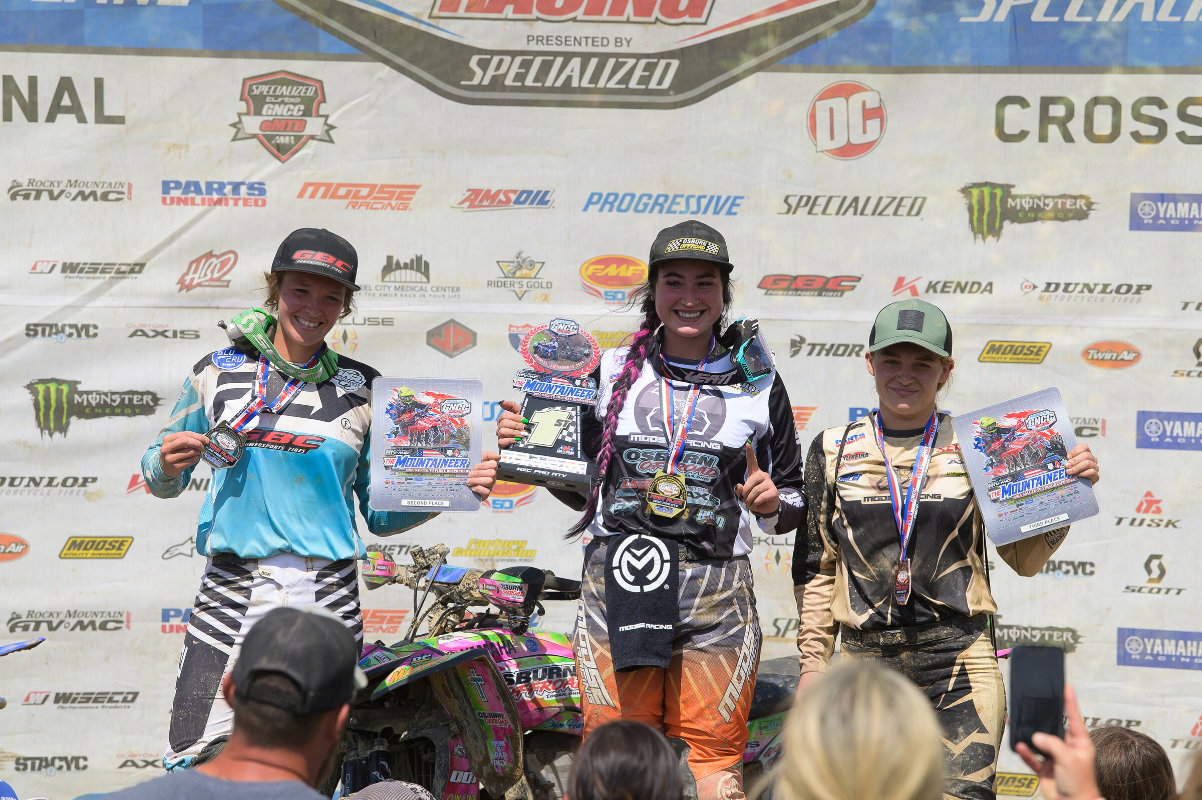 Chloe Harper (center) earned the WXC class win, Jessica Elioff (left) and Hannah Hunter (right) rounded out the top three WXC finishers.