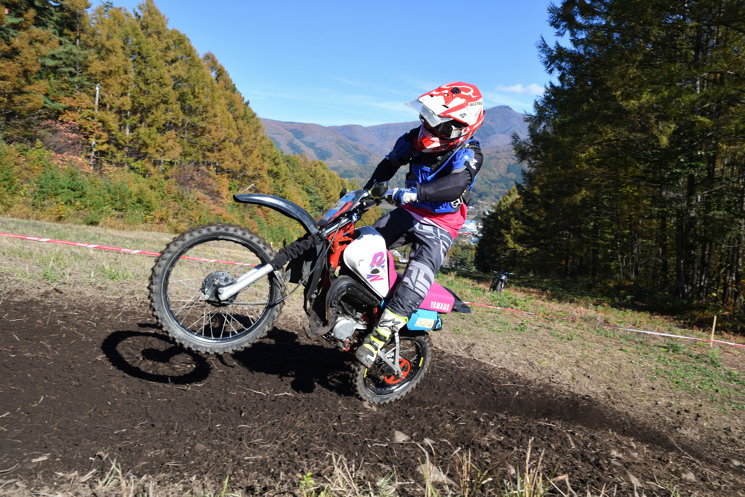 This Yamaha DT rode the entire 2.5 hour afternoon race!