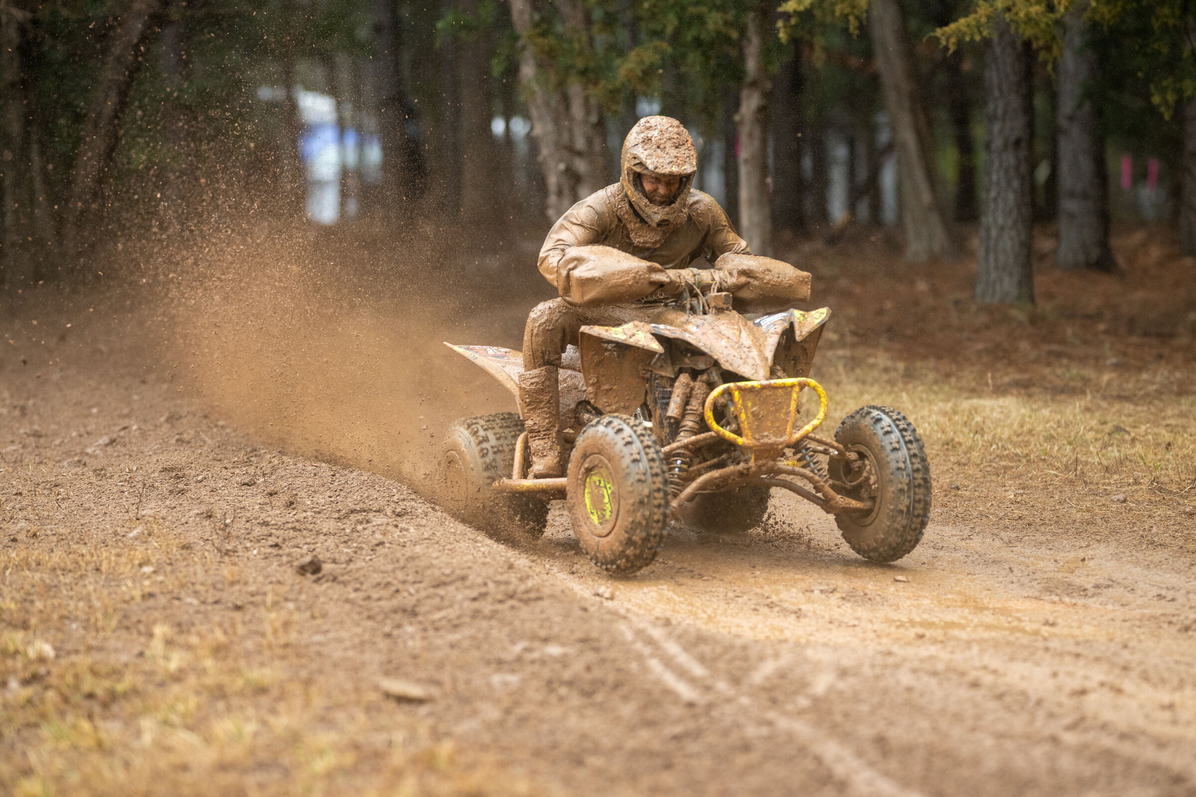 Austin Abney powering through the muddy conditions at round one.