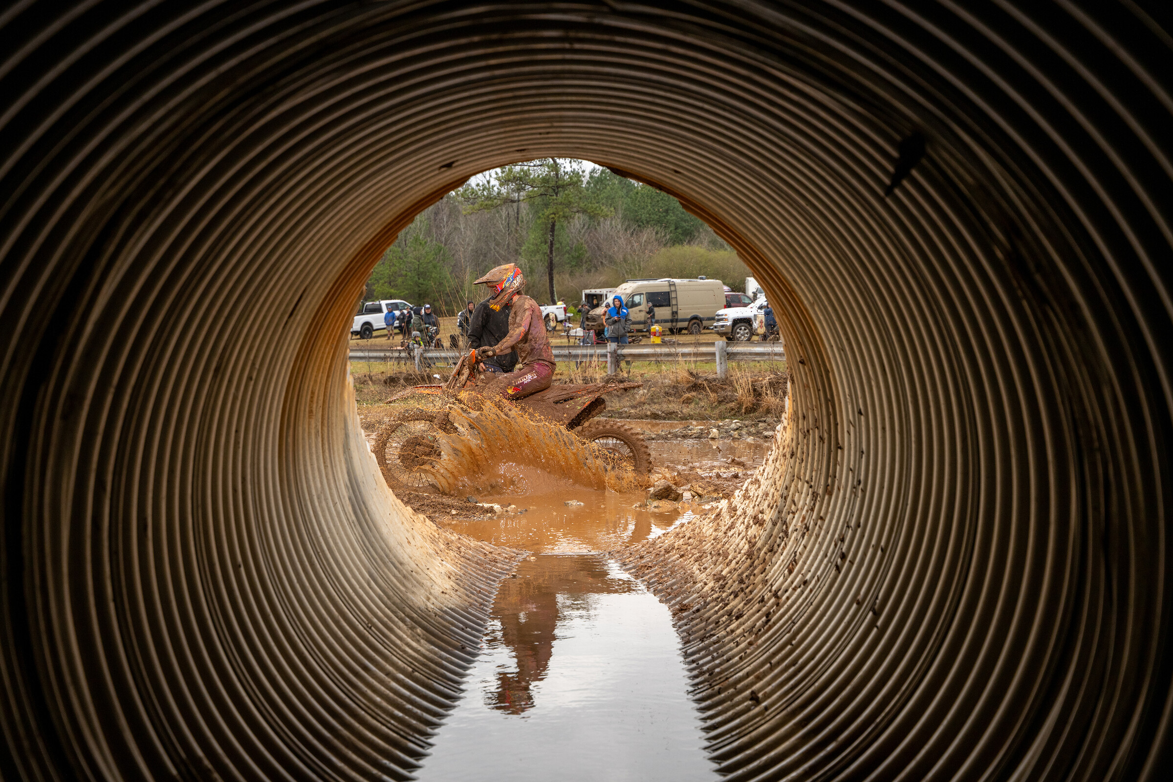 Grant Davis (FMF KTM Factory Racing Landers) held the early overall lead, but would finish second overall and first in the XC2 class at round three.