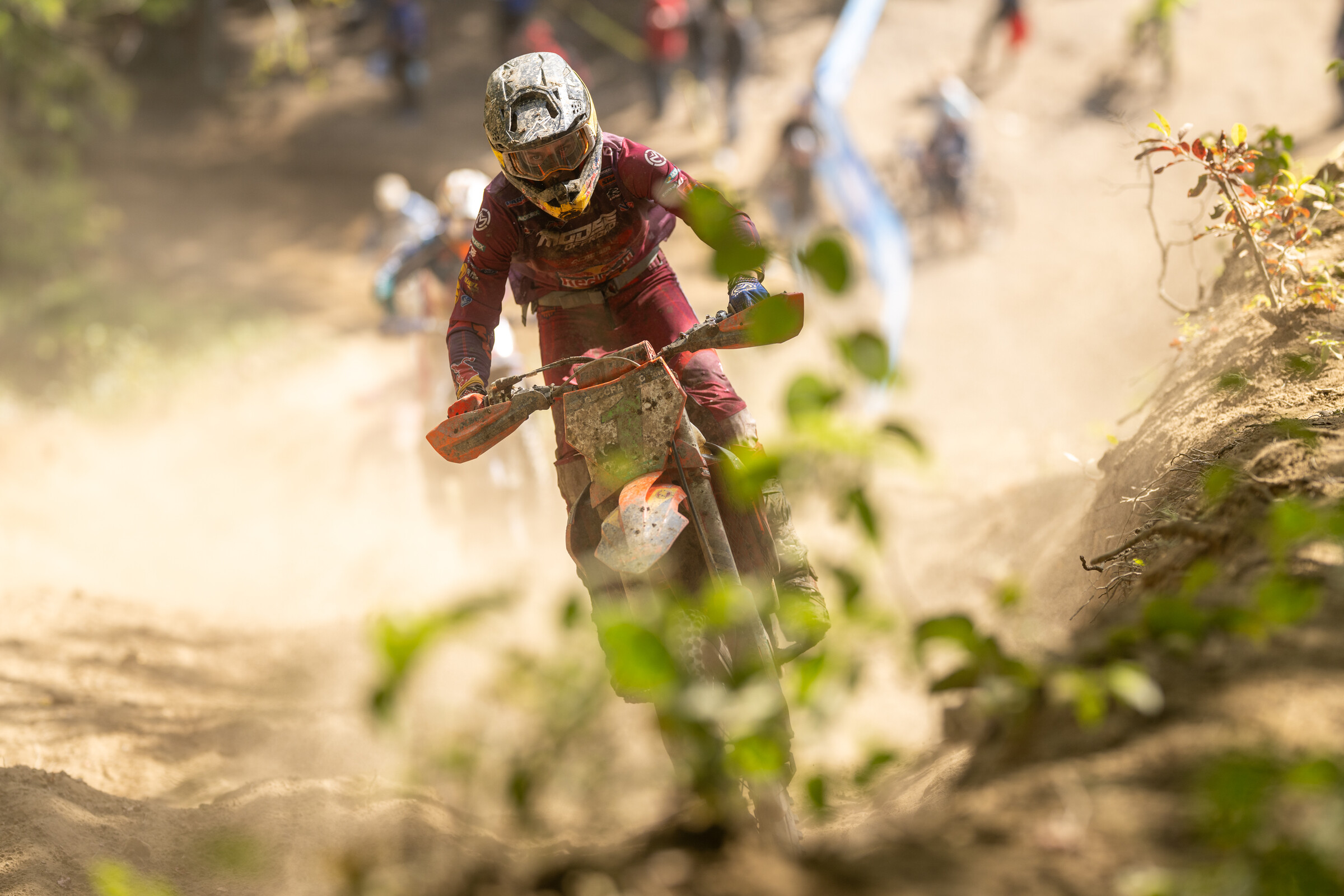 Grant Davis battled through to earn his third overall win of the season, and overtook the Overall National Points Standings.