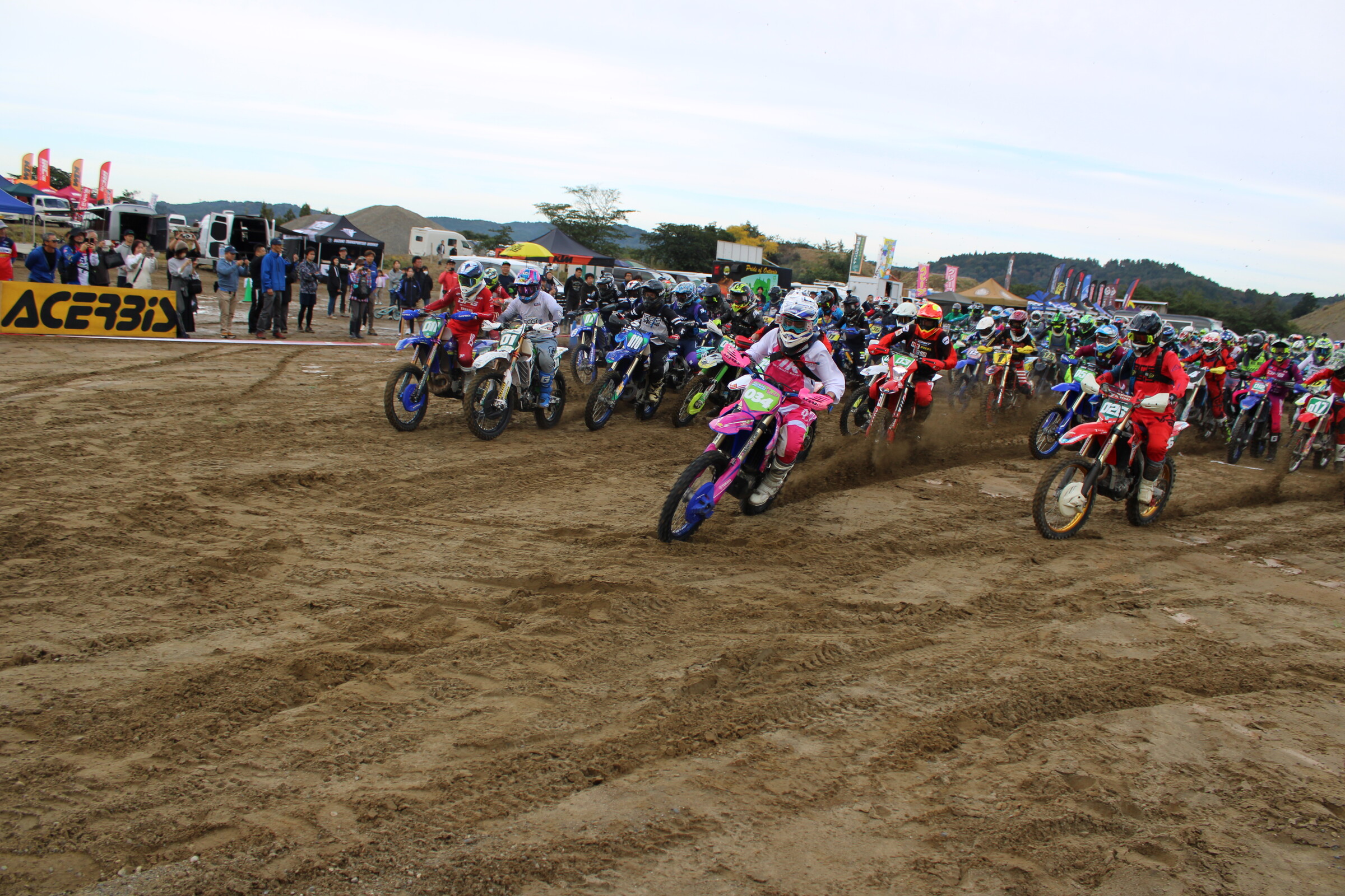 The Fun A class heads into the first turn.