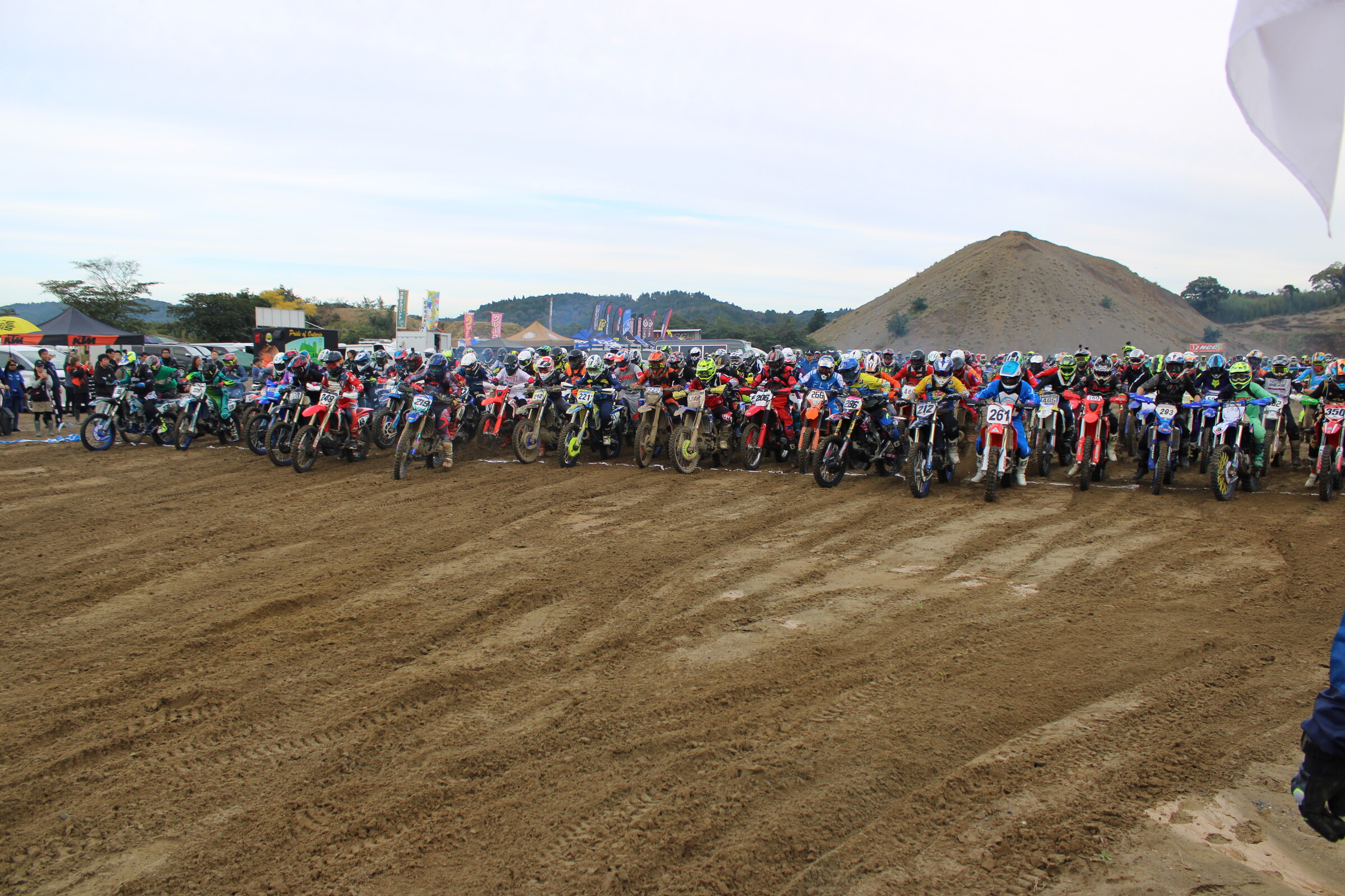 The Fun C class launches off the start!