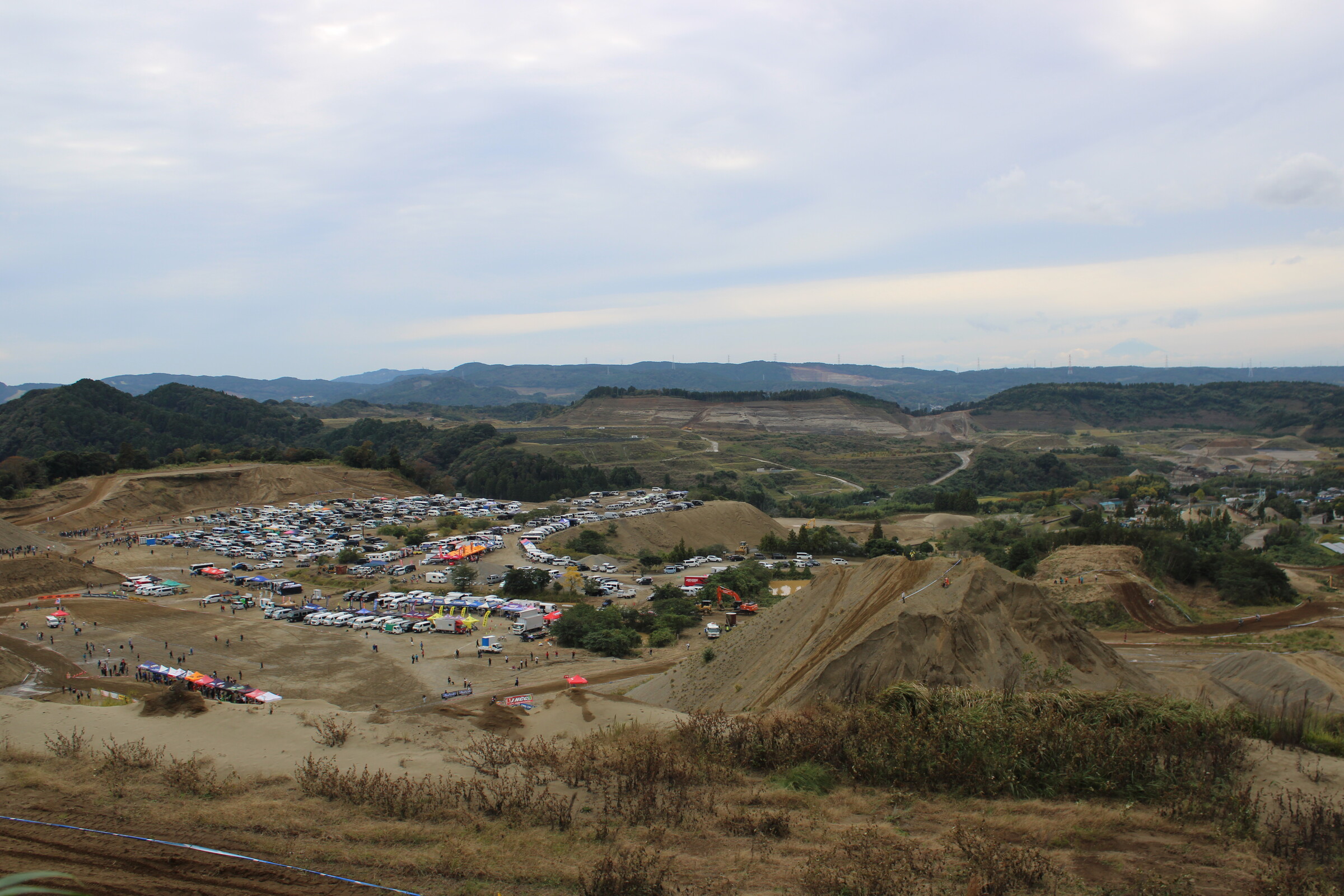 If you look closely, that's Mt Fuji off in the far distance, hidden by some clouds...